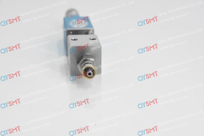 Dispensing valve