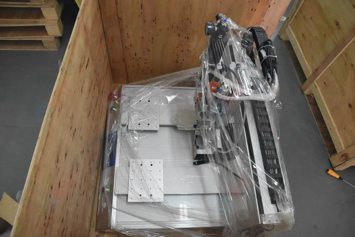 Dispensing and locking machine